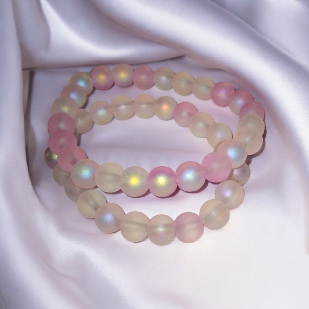 Handmade Elegant Aurora Buralas Pink and Cream Beaded Bracelet Set